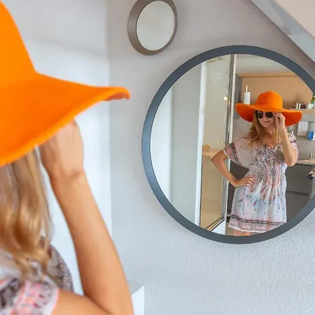 公寓 Marina Seafront 5 *