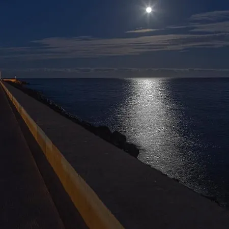 公寓 Marina Seafront 5 Radazul