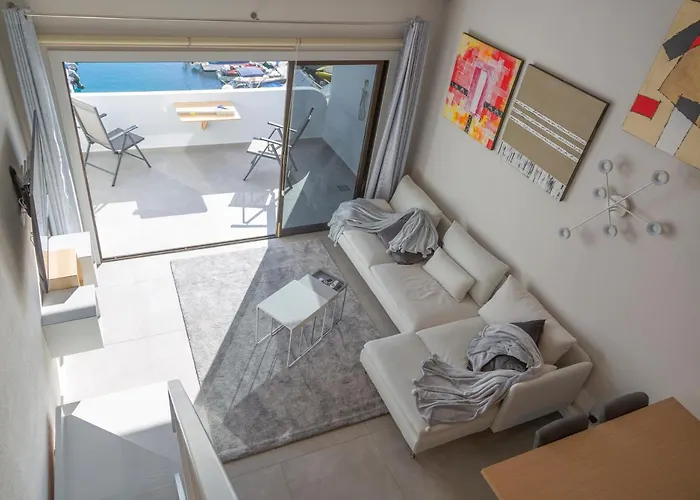 Marina Seafront 5 * Радазул