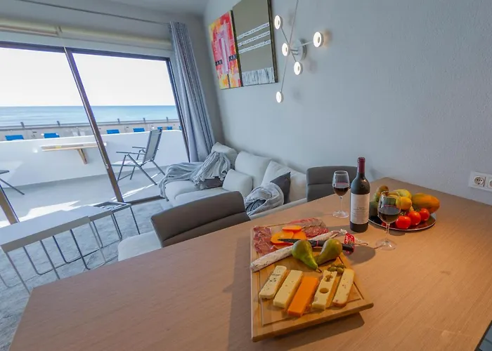 Апартаменты Marina Seafront 5