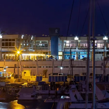 Marina Seafront 5 Apartament