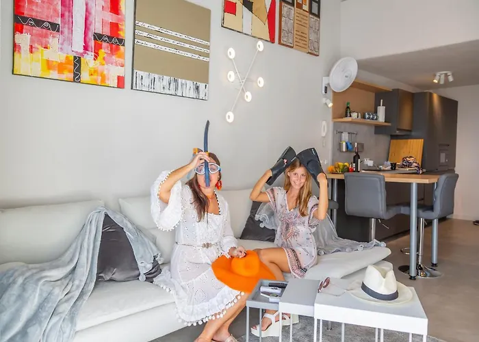 Marina Seafront 5 شقة