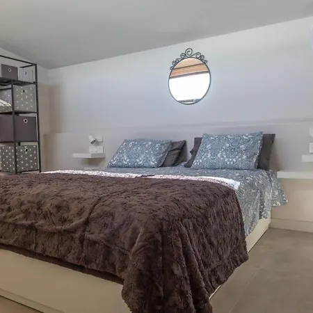 Lägenhet Marina Seafront 5